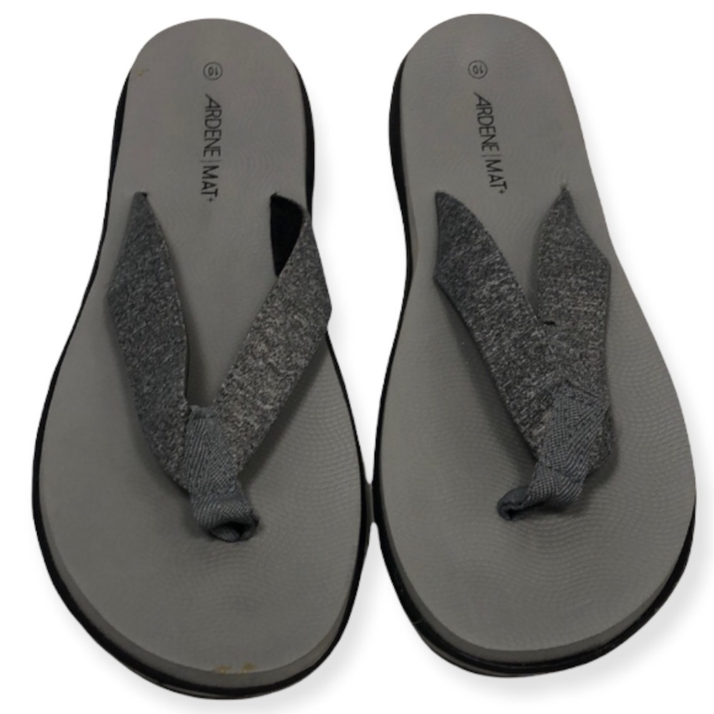 Women’s Grey Flip Flops Thongs NWOT Ardene’s Summer Shoes Slip Ons​​​​